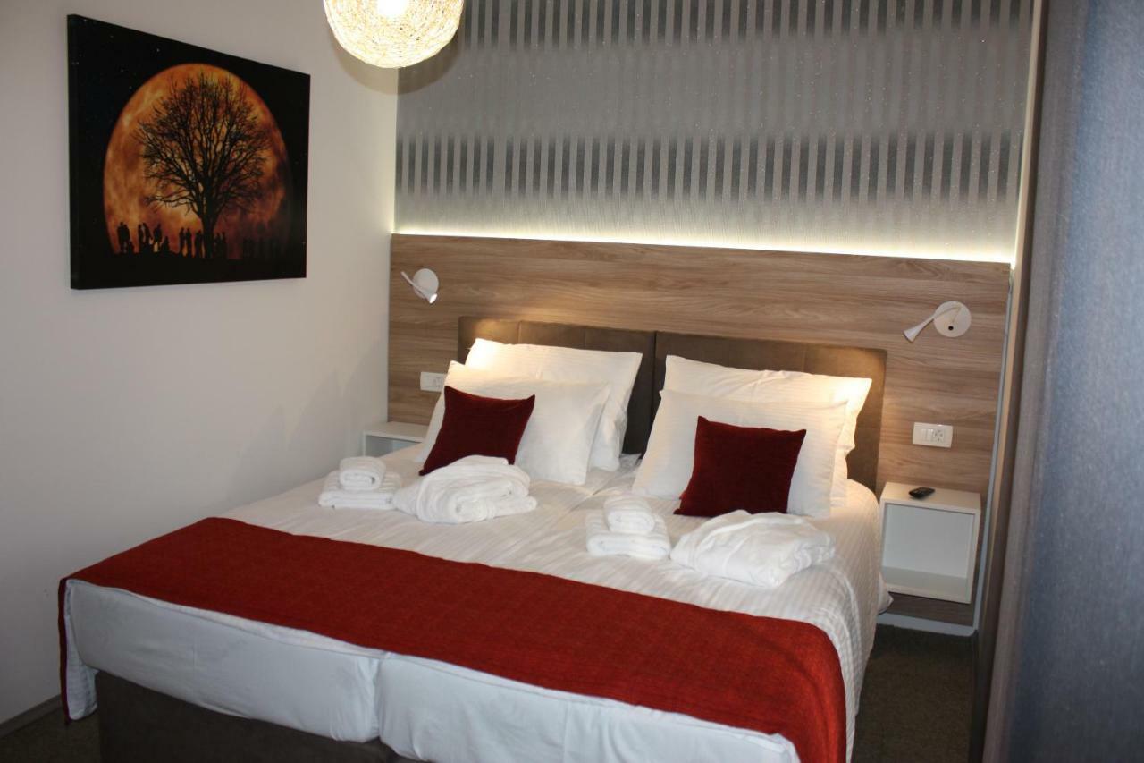 Apartma Aura *