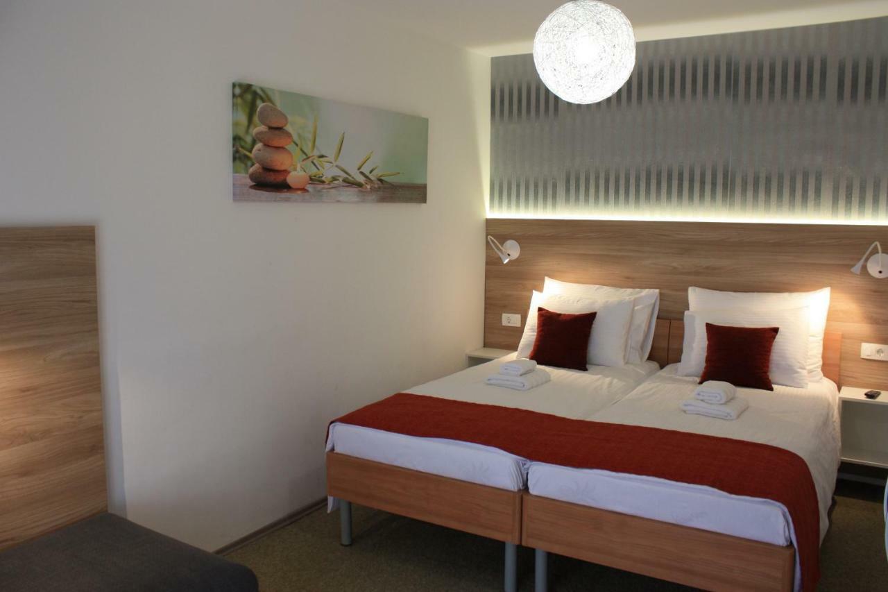 Apartma Aura *