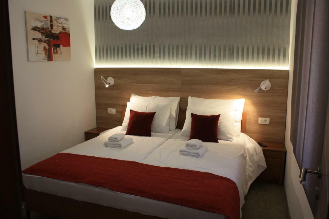 Apartma Aura *