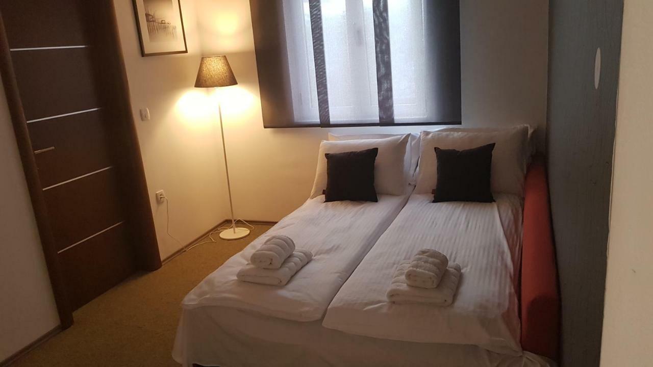 Apartment Aura *