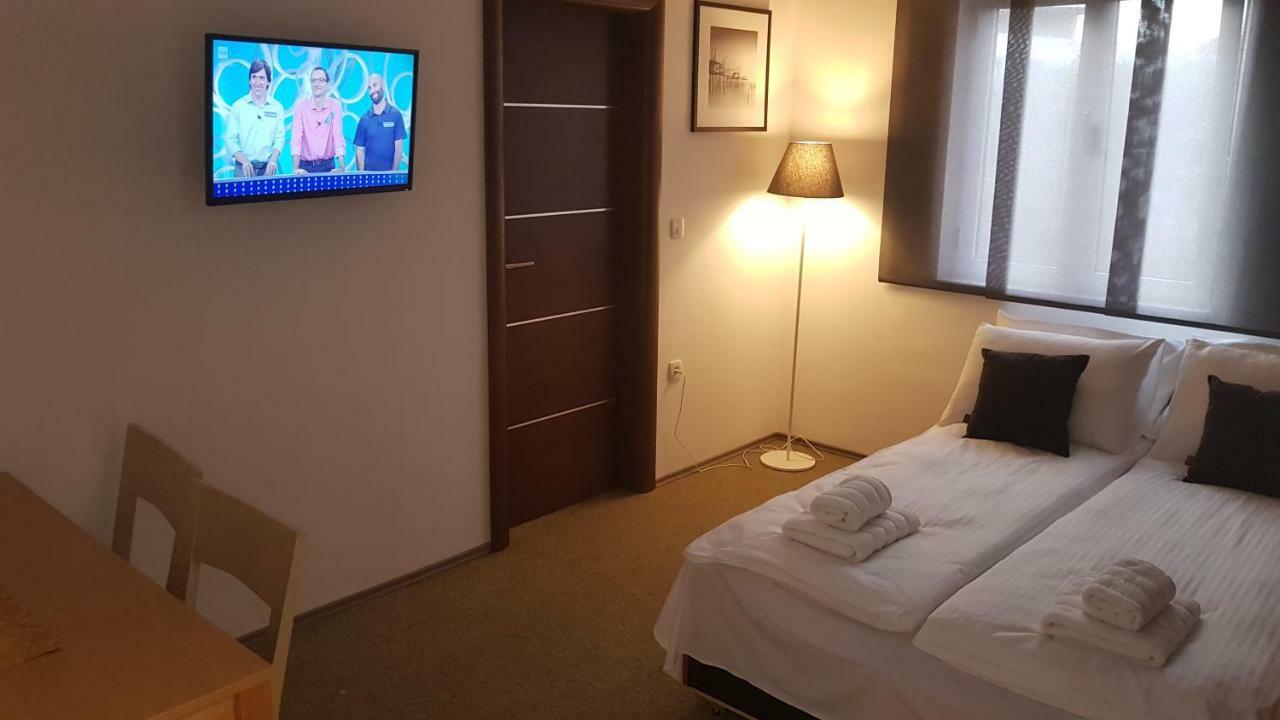 Apartment Aura *