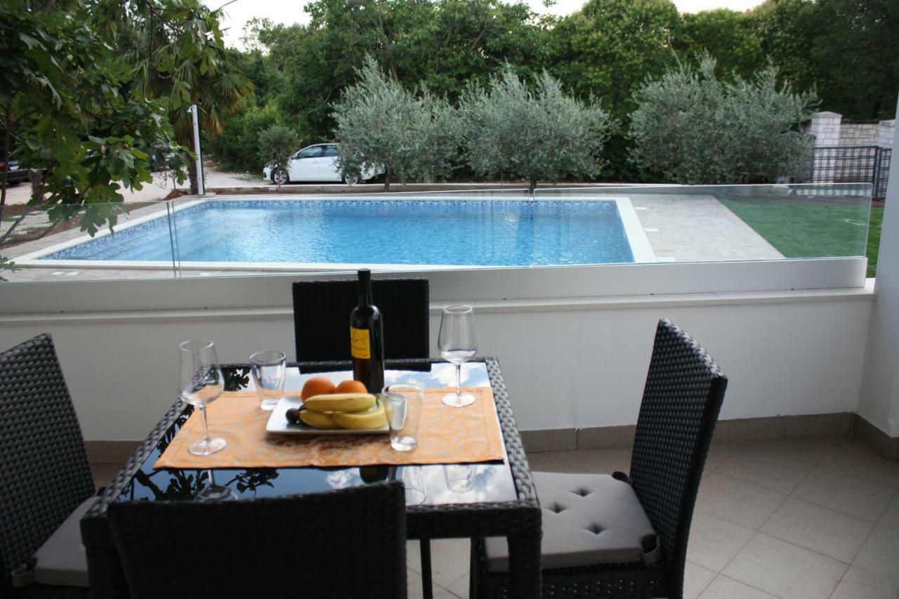 Aura Apartment
